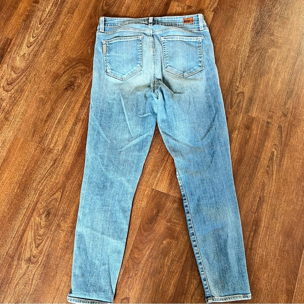 PAIGE HOXTON Crop RIPPED JEANS - Picture 9 of 12